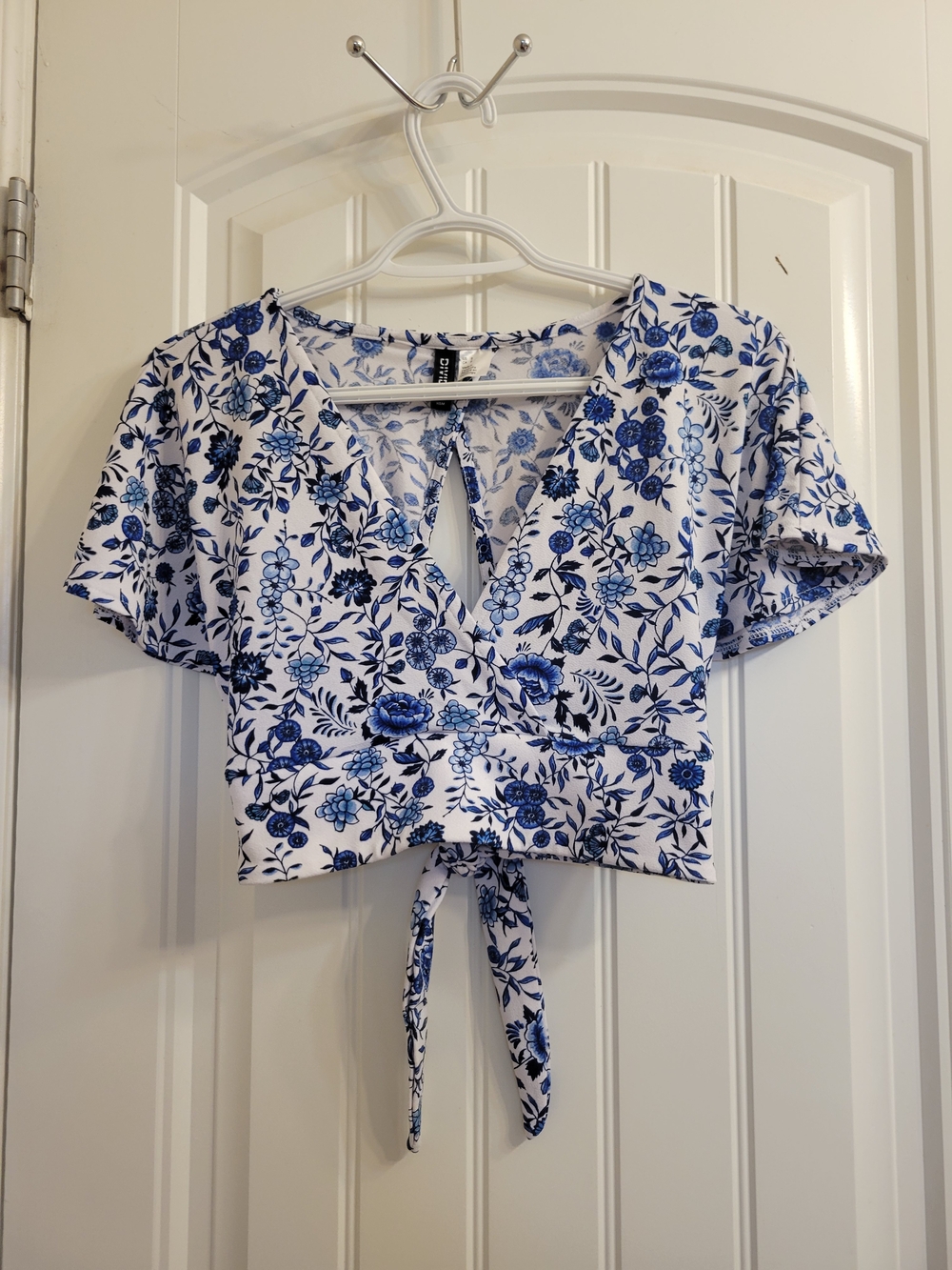 2/$20 Blue & White Floral Crop Top